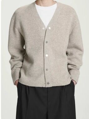 COS Men’s 
Double-Faced Wool V-Neck Cardigan